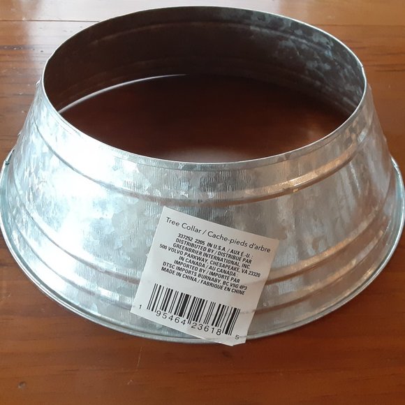 Christmas tree collars (set of two) in galvanized metal NWT - Picture 3 of 5